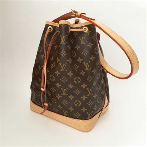 louis vuitton noe pouch|louis vuitton pouch with strap.